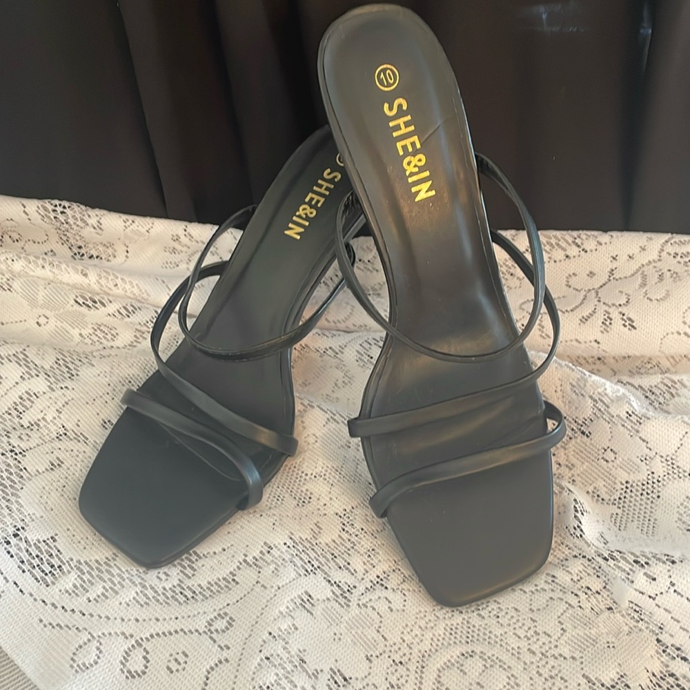 Adorable black strappy sandals. By SHEIN. Sz 10. Worn once